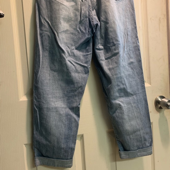 Levi’s Mom Jeans - Picture 7 of 10